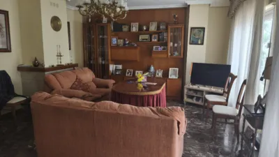 Semi-detached house located next to El Pino Street, just 5 minutes from the city centre. photo 3