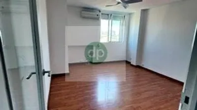 Piso en alquiler en en Plena Av Sta Marina, Junto A La Pza Alféreces., Santa Marina-La Paz (Badajoz Capital) de 600 €<span>/mes</span>