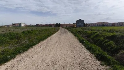 Rustic farm in Al Lado de La calle Las Damas and Close to the C/. Zamora. Zamora photo 11