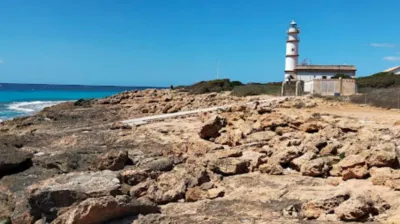 Rustic finca in Entre Es Llombards, Faro Ses Salines direction photo 2