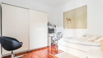Apartment on Calle de Villanueva photo 15