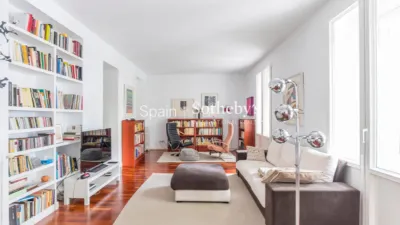 Apartment on Calle de Villanueva photo 2