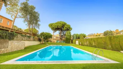 Semi-detached house in Alella photo 3
