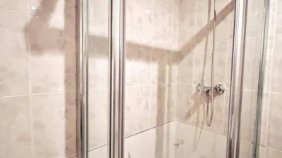 Habitación en alquiler en Valdezarza, Valdezarza (Distrito Moncloa-Aravaca. Madrid Capital) de 625 €<span>/mes</span>