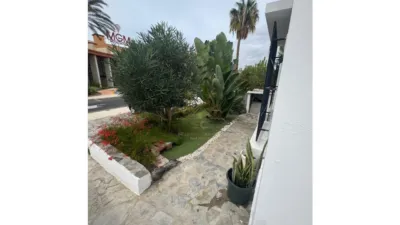 Chalet on Avenida J.M Galvan Bello, No. 74 photo 3