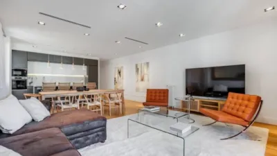 Piso en alquiler en Calle de Fernández de la Hoz, 60, cerca de Calle de García de Paredes - Imagen 2