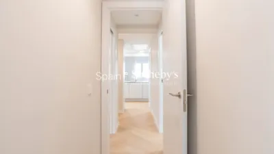 Apartment on Calle de Alcántara photo 25