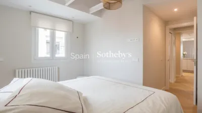 Apartment on Calle de Alcántara photo 21