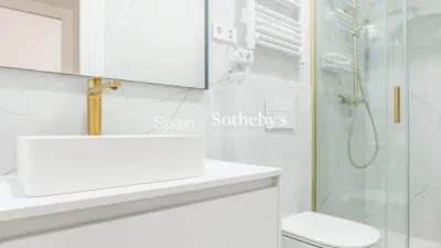 Apartment on Calle de Alcántara photo 23