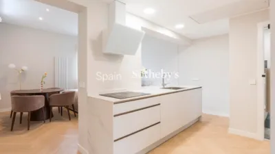 Apartment on Calle de Alcántara photo 15