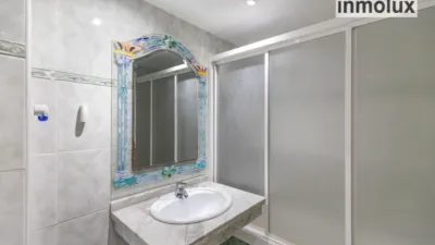 Apartment on Avenida de la Deportista Miriam Blasco photo 17