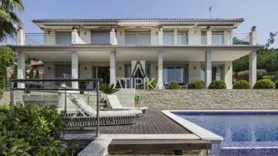 Villa on Carrer de Jaume Balmes photo 3