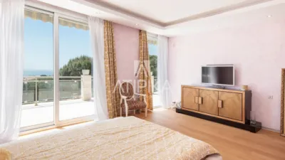 Villa on Carrer de Jaume Balmes photo 37