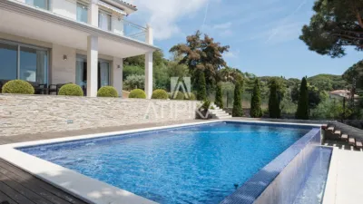 Villa on Carrer de Jaume Balmes photo 8