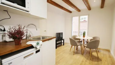 Habitación en alquiler en El Poble-Sec, El Poble-sec (Distrito Sants-Montjuïc. Barcelona Capital) de 870 €<span>/mes</span>