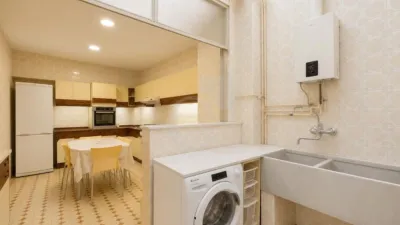 Apartment on Cirilo Amorós Street photo 16