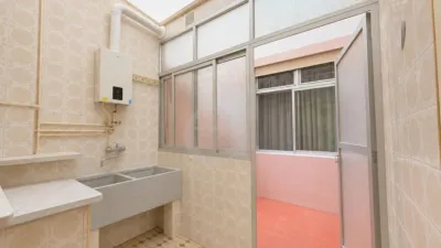Apartment on Cirilo Amorós Street photo 17