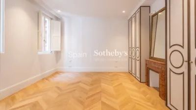 Apartment on Calle de Valverde photo 37