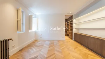 Apartment on Calle de Valverde photo 45
