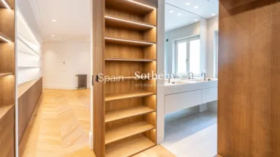 Apartment on Calle de Valverde photo 50