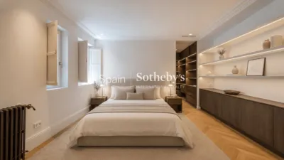 Apartment on Calle de Valverde photo 43
