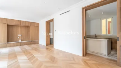 Apartment on Calle de Valverde photo 16