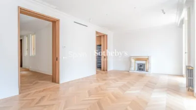 Apartment on Calle de Valverde photo 12