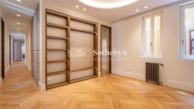Apartment on Calle de Valverde photo 30