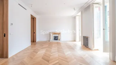 Apartment on Calle de Valverde photo 9