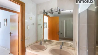 Apartment on Calle de Alemania photo 14