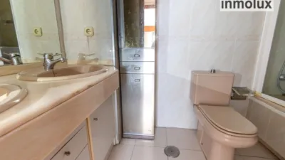 Apartment on Calle de Alemania photo 15