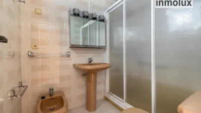 Apartment on Calle de Alemania photo 10