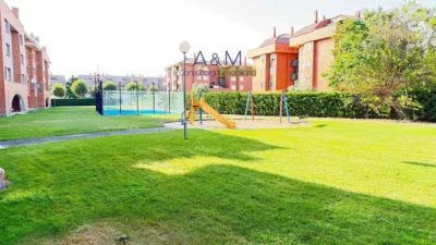 Penthouse on Calle de la Tierra de Soria photo 10