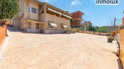 Chalet on Calle del Jardiel Poncela photo 2