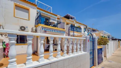 Casa – Torrevieja, Urbanización El Chaparral - Més