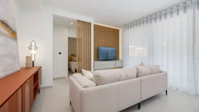 Apartment in Guardamar del Segura, close to the airport, golf course, countryside, schools, hospital, and residential area. photo 8