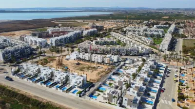 Apartment in Guardamar del Segura, close to the airport, golf course, countryside, schools, hospital, and residential area photo 15