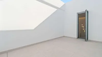 Villa in Cerca del Aeropuerto, Near Golf Course, Countryside, Close to Schools, Hospital, Residential Area photo 8