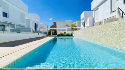 Casa en Cerca del Aeropuerto, Cerca de Campo de Golf, Campo, Cerca de Escuelas, Hospital, Zona Residencial photo 3