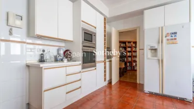 Apartment on Calle de Antonio Acuña photo 12