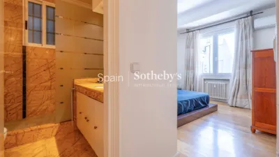 Apartment on Calle de Antonio Acuña photo 20