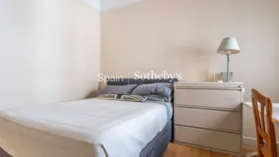 Apartment on Calle de Antonio Acuña photo 29