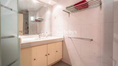 Apartment on Calle de Antonio Acuña photo 23