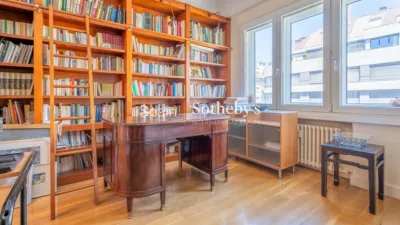 Apartment on Calle de Antonio Acuña photo 9