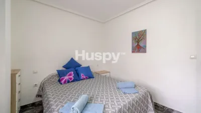 Apartment on Moriones Street, No. > photo 15