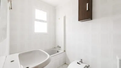 Casa pareada en Avenida de la Solidaridad, nº > photo 13