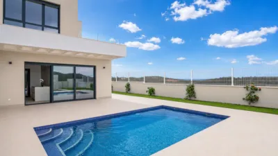 Semi-detached house on Carrer Morella, nº > photo 3
