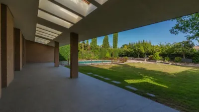 Single-family home on P.º del Río, no. > photo 8