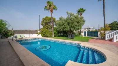 Single-family home in Los Girasoles photo 5