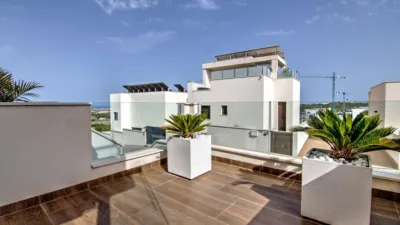Piso – San Miguel de Salinas, Las Escalericas - Más